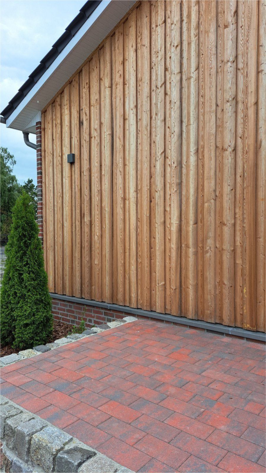 Lärche Fassadenverkleidung - Boden-Deckel-Schalung als Profilholz 21x125 mm
