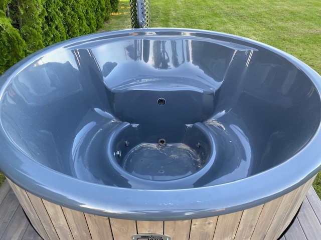 Hot Tub Ø 200 cm Blue Lagoon Deluxe mit Innewannen und Thermoabdeckung